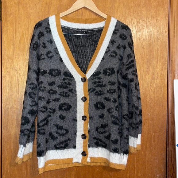 •HYFVE•GRAY/LEOPARD OVERSIZED VARSITY SWEATER CARDIGAN SIZE MEDIUM - Picture 2 of 4
